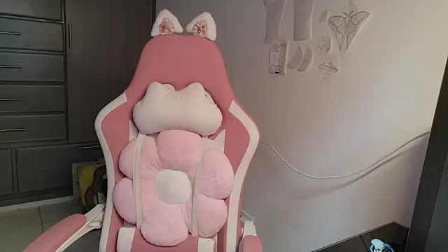 MommyMiaWs webcam