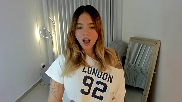 Adria_ross webcam