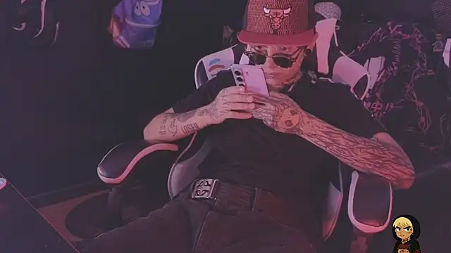 AcidMilo webcam