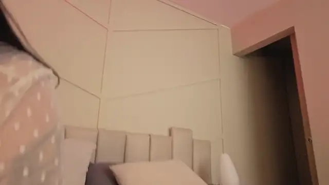 mia_adams_bm webcam