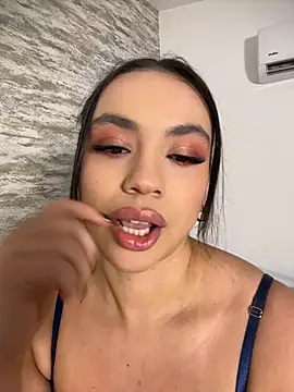 Meli-Bleir live cam on StripChat
