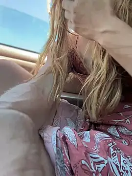 GoldenFlameGoddess webcam