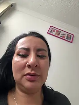 Abril_Luv live cam on StripChat