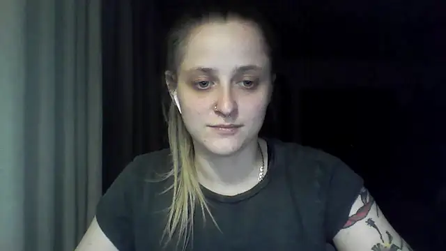 LeaWetGirl webcam