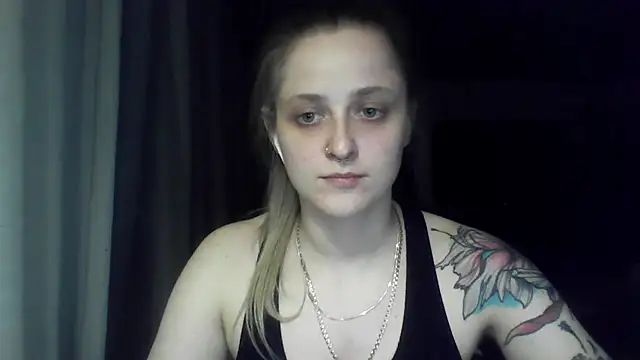 LeaWetGirl webcam