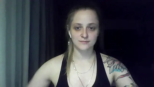 LeaWetGirl webcam