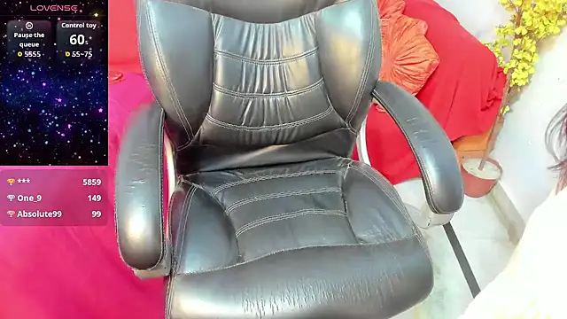 YourKittuu live cam on StripChat