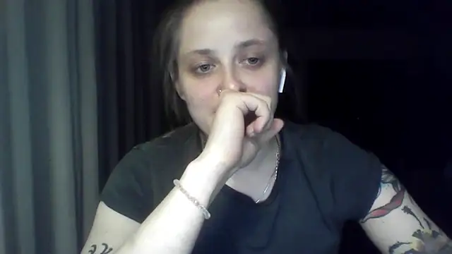 LeaWetGirl webcam