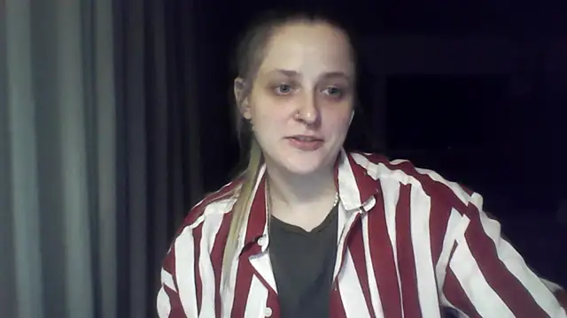 LeaWetGirl webcam
