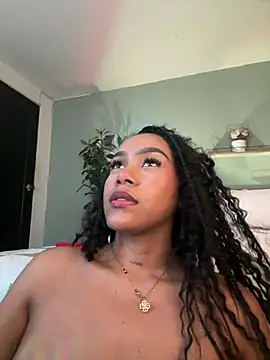 YariRose webcam