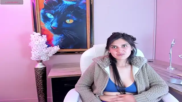 julianaaldanaa live cam on StripChat