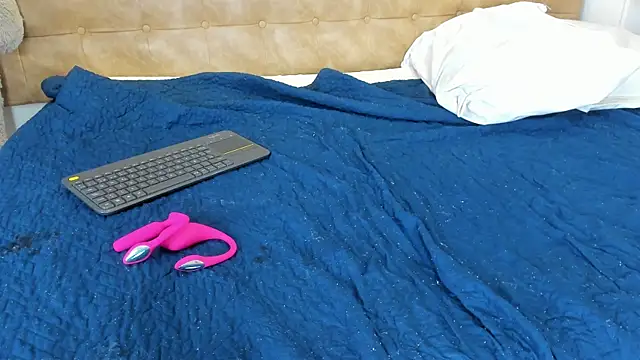violet_giraldo webcam
