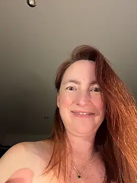 LouiseTswing webcam