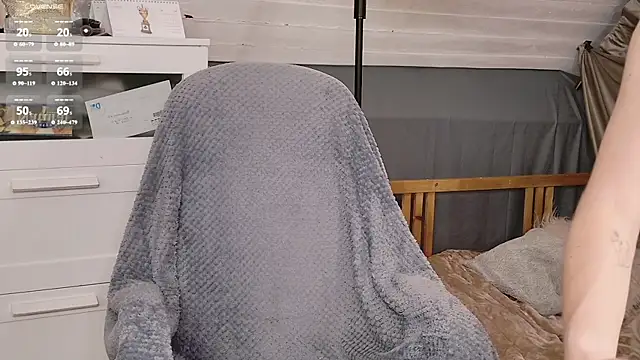 Lunavira live cam on StripChat