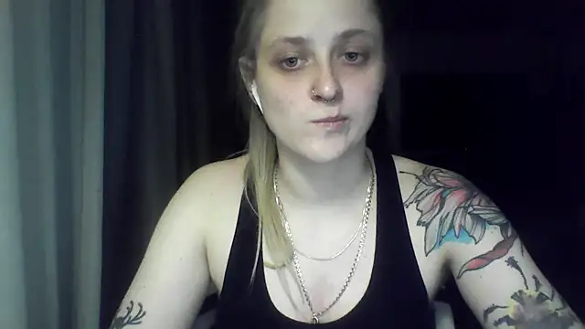 LeaWetGirl live cam on StripChat