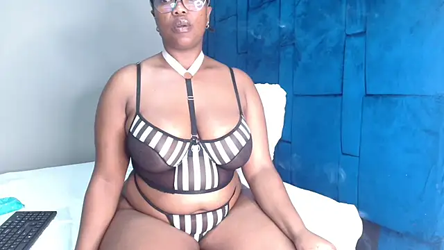 SexyBootyAlpha webcam