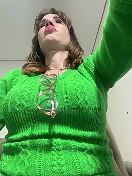Irresistible37 webcam