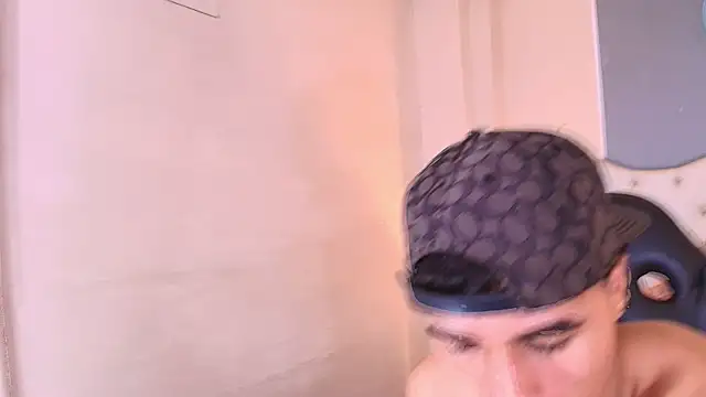 Andreao_Pirlo live cam on StripChat