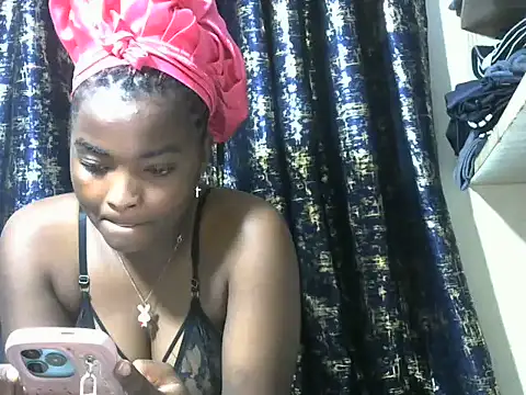 queebfuckerfine2 webcam