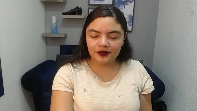 euphoriabigass live cam on StripChat