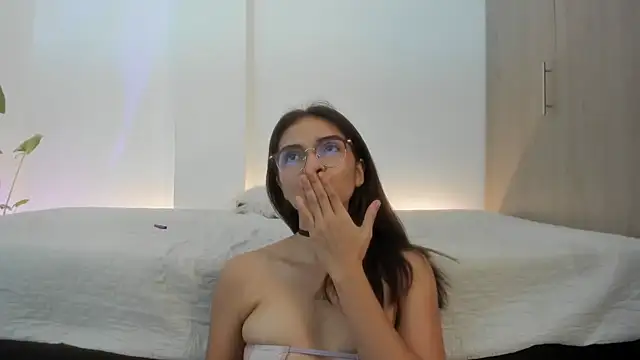 litle_slut live webcam