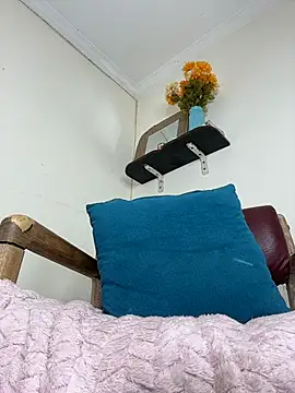LilaRvsh live webcam show