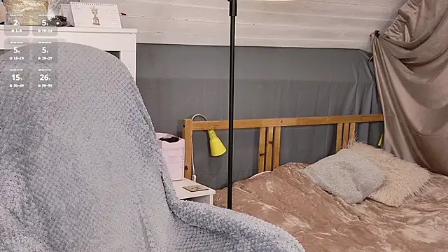 Lunavira live webcam show