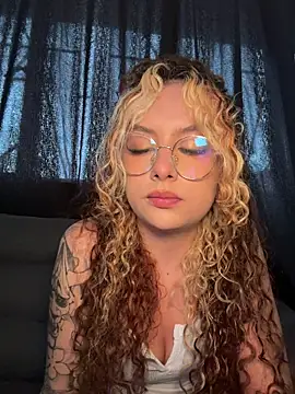Joyce-fire live webcam show