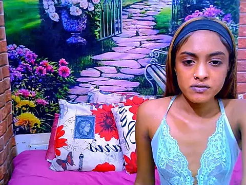 IndianPretty14u2Luv live cam on StripChat
