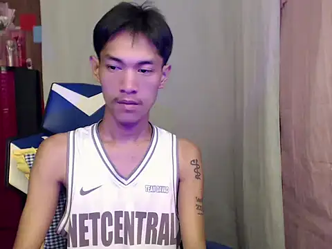 riks_tyler live cam on StripChat
