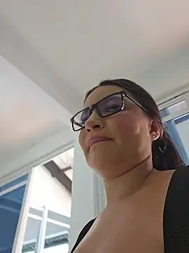 Pretty_Julieta webcam