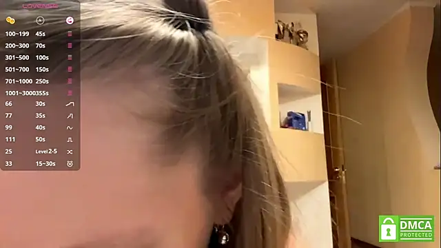 CorazonWiseley live cam on StripChat