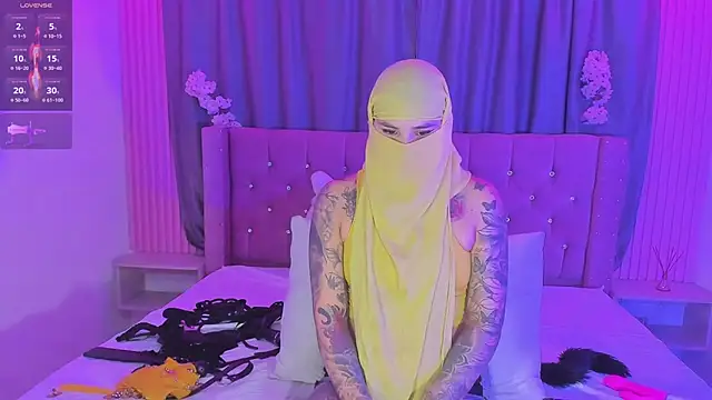 Nayla-Mouna webcam