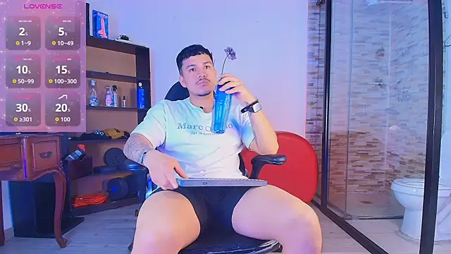 jeisonstark live cam on StripChat