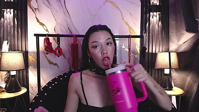 Doll4anall webcam