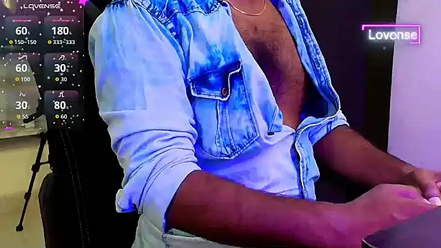 SilverShade3 live cam on StripChat