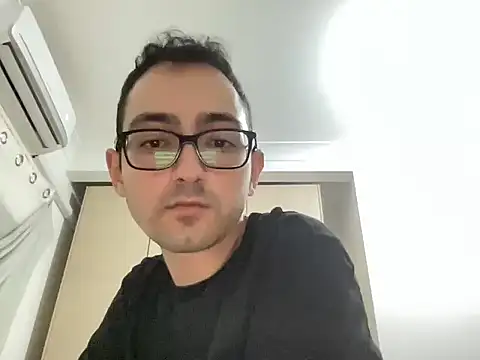 freshmanxxl98 live cam on StripChat