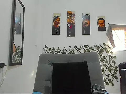 Latins_Boss webcam