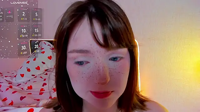 lexxxxxxi (F young) - play tits