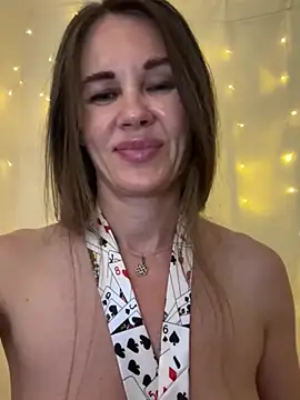 LucieMack live webcam show