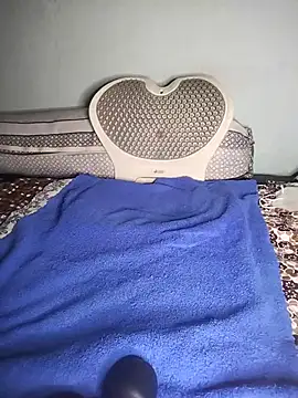 Zu_naa live cam on StripChat
