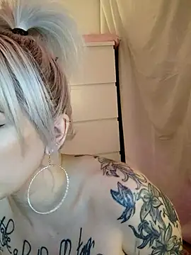 Gina-Lumara webcam