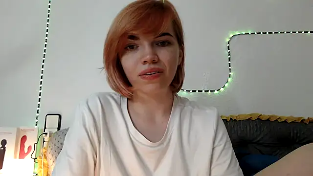 olivka-flower live cam on StripChat