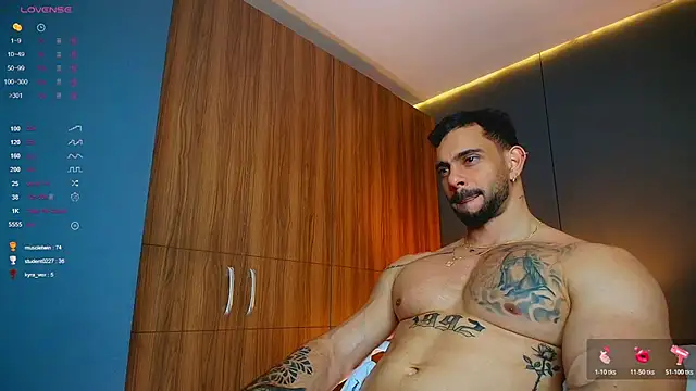 massimo_visconti live cam on StripChat