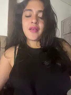 EmilyNoir1 live cam on StripChat