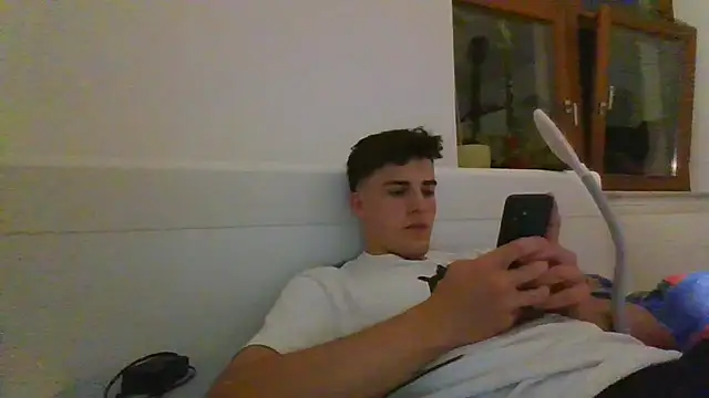freshboy72 live sex cam