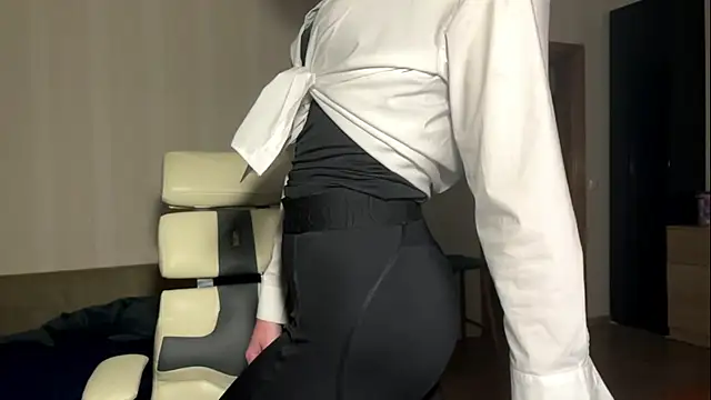 LorinaSpero live cam on StripChat