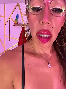YOURSDEBORA live sex cam