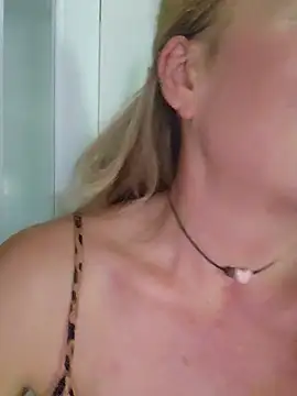 Sugarloveless webcam
