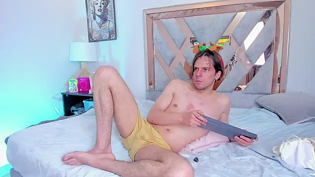 ScaraAndTomy webcam
